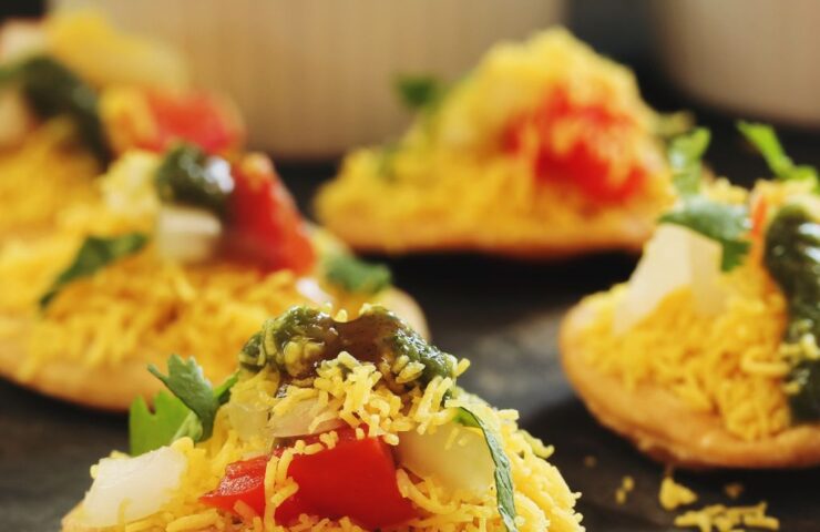 Spicy peanut chaat (street food snack)